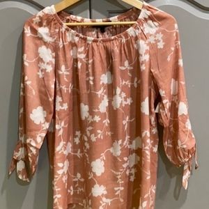 Cute top 💥 2 for $15